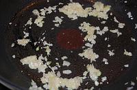 Paste cu creveti in sos de smantana - Pas 2