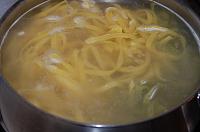 Paste cu sos de rosii si calamari - Pas 10