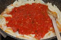 Paste cu sos de rosii si calamari - Pas 8