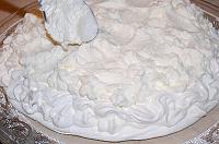 Pavlova cu fructe de padure - Pas 12