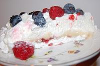 Pavlova cu fructe de padure - Pas 15