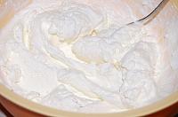 Pavlova cu fructe de padure - Pas 9