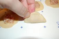Pelmeni - Coltunasi cu carne rusesti - Pas 7