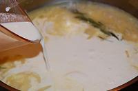 Piept de pui "de catifea" cu sos de mustar - Pas 7