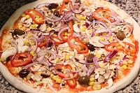 Pizza Vegetariana, ca la pizzerie - Pas 5