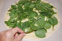 Pizza cu spanac si branzeturi - Pas 3