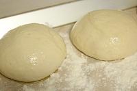 Pizza cu sparanghel si sos pesto - Pas 1