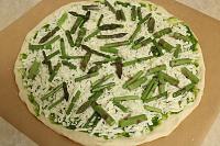 Pizza cu sparanghel si sos pesto - Pas 7