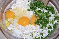 Placinta cu branza sarata, marar si ceapa verde - fara faina - Pas 3