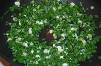 Placinta rapida cu ceapa verde si ton - Pas 1