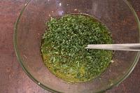 Pui la cuptor cu salvie si lamaie - Pas 4