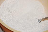 Pui la cuptor in "farfurie" de aluat - Pas 1