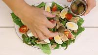 Salata Nicoise - cu ton si legume - Pas 10