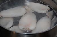 Salata cu calamari si porumb - Pas 2
