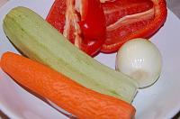 Salata de dovlecei si legume marinate - Pas 1