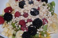 Salata de fructe cu seminte si cereale - Pas 3
