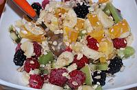 Salata de fructe cu seminte si cereale - Pas 6