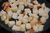 Salata de rosii cu crutoane (Panzanella) - Pas 1