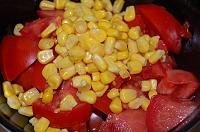 Salata de rosii cu porumb si masline - Pas 2