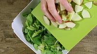 Salata verde cu mere si nuci - Pas 2