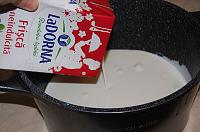 Tort Oreo, fara cuptor - Pas 1