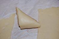 Triunghiuri fragede cu visine - Pas 6