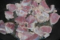Varza calita cu carne si cartofi - Pas 1