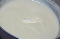 Crema de galbenusuri cu lapte si unt - Pas 9