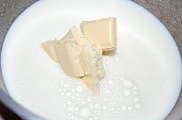 Crema de lapte cu ciocolata alba - Pas 2