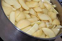 Mancare de pastai cu cartofi noi si usturoi - Pas 3