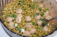 Salata cu mazare si ciuperci marinate - Pas 4