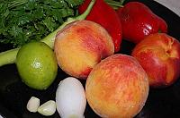 Salata cu piersici si ardei (Salsa cu piersici) - Pas 1
