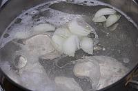 Supa de pui cu cascaval si ciuperci - Pas 1