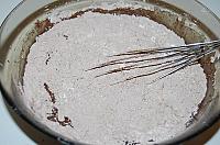 Tort cu ciocolata si budinca de vanilie (de post) - Pas 3