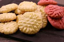 Biscuiti fragezi cu unt (German Butter Cookies)