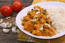 Butter Chicken - Pui în stil indian cu sos cremos de roșii și unt