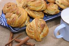 Chifle suedeze cu scorțișoară - Kanelbullar