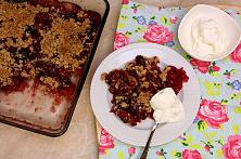 Crumble cu cireșe sau vișine
