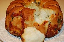 Monkey's Bread cu cașcaval și usturoi
