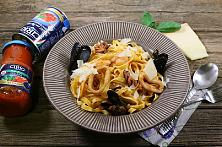 Paste cu fructe de mare și sos de roșii