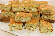 Plăcintă rapidă cu dovlecei și brânză feta