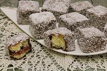 Prăjitura Tăvălită sau Lamington