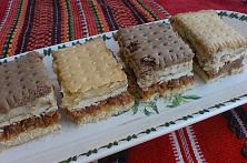 Prăjitură fără coacere cu mere, biscuiți și budincă