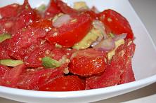 Salată de roșii cu avocado