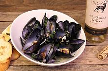 Scoici la tigaie, cu vin si usturoi - Moules Mariniere