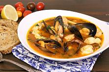 Supă cu fructe de mare, sau Zuppa di Pesce italiană