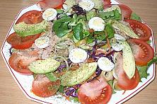 Salată cu ton și avocado