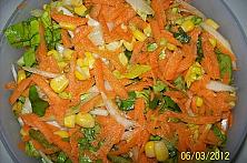 Salată vesel colorată