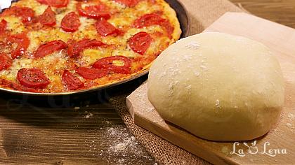 Aluat de pizza rapid, fără drojdie