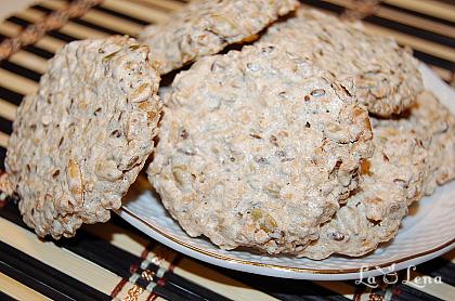 Biscuiți crocanți cu semințe și ovăz